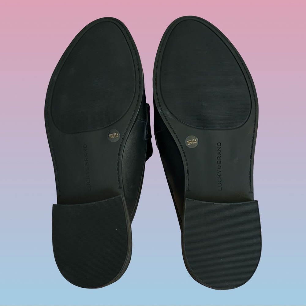 NWOT!LUCKY BRAND WOMEN’S MULE TYPE SLIP ON FLATS AND BLACK I” BOTTOM HEEL.SZ 10M - Picture 2 of 16